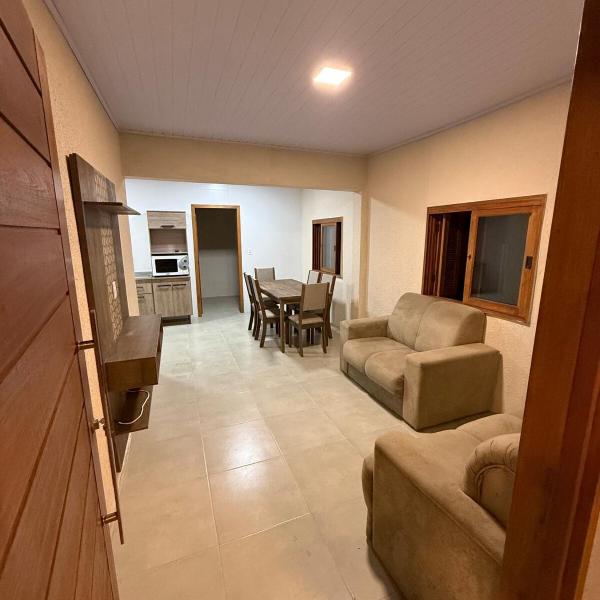 Casa a uma quadra do mar!!
