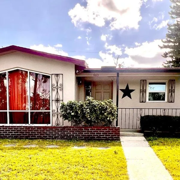 Home away from Home!, hotel i Deltona