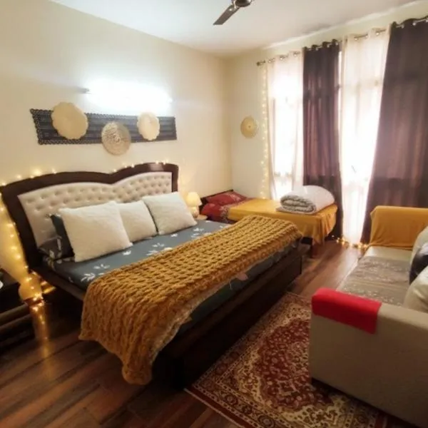 Exclusive Floor on Manali Expressway for Family, hotel in Mohali