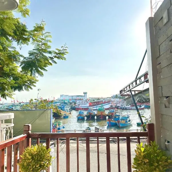 Ovana Homestay, готель у місті Фантхьєт