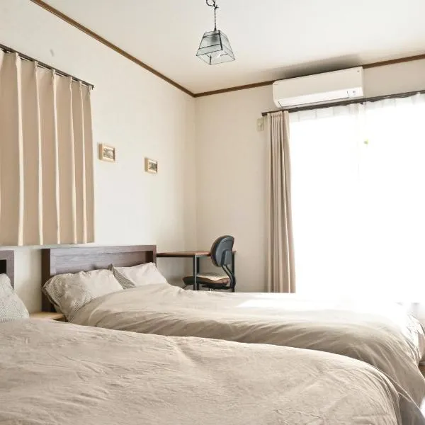 Villa Izumi Eternity and a Day 一棟貸し民泊いずみの宿永遠と一日, hotel sa Izumi
