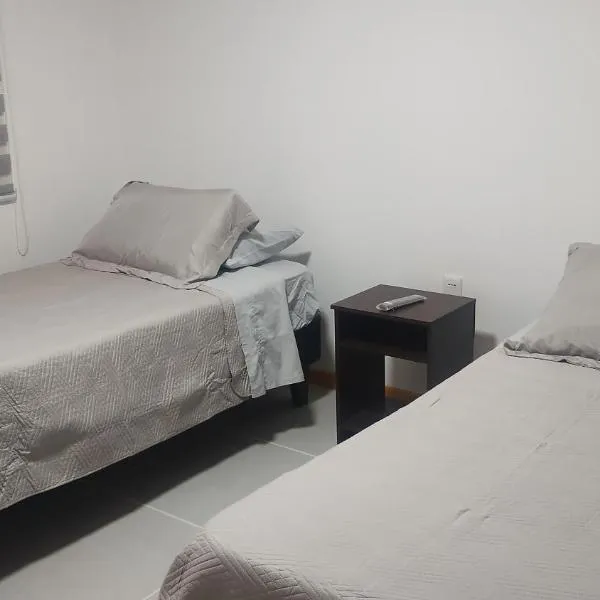 Hostal GYT, hotel en Caldera