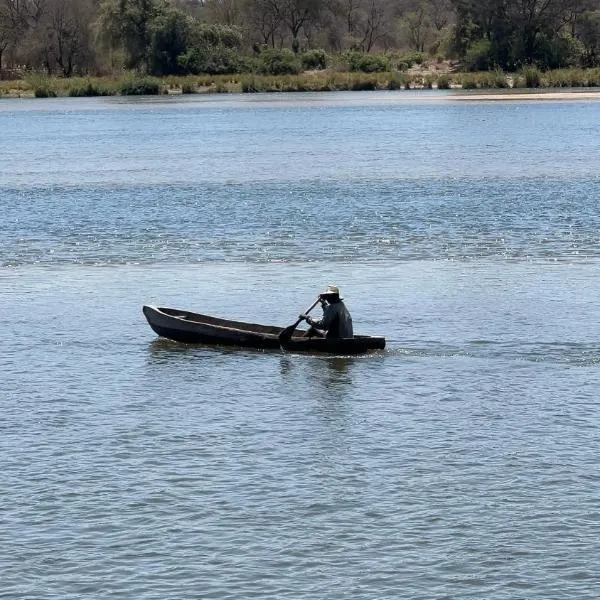 Edsam Lodge: Divundu şehrinde bir otel