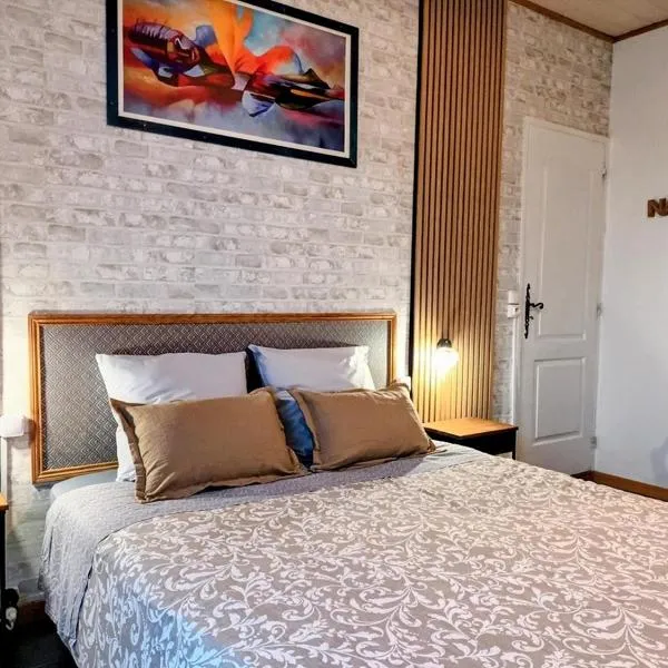 Le Clos des Passiflores - Chambres et Table d'Hôtes、ポンのホテル