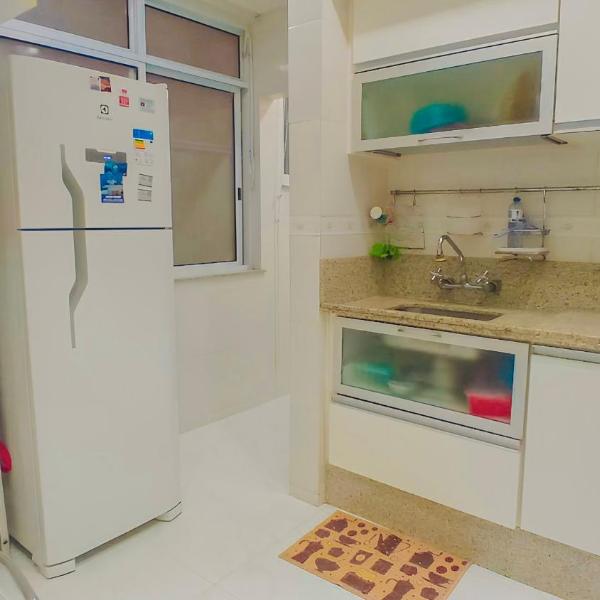 Conforto em Copacabana - 2 Quartos com Ar, Wi-fi a 5min praia - Foto 4