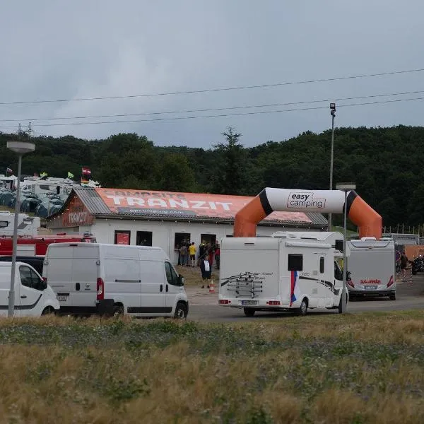 Easy Camping Brno, hotel v destinaci Žebětín