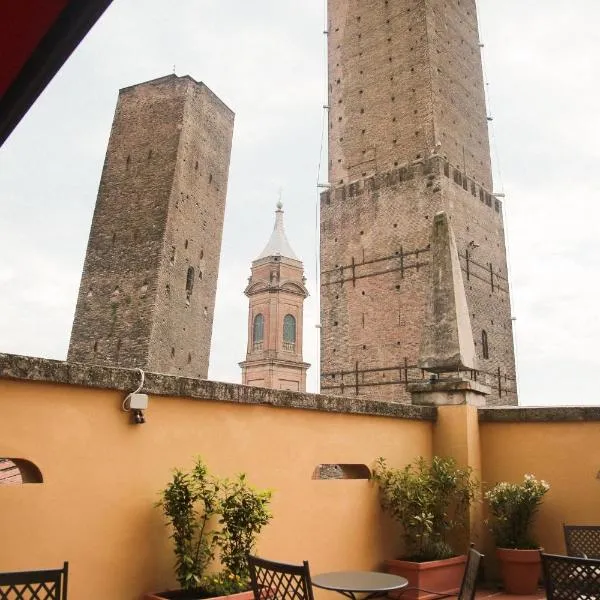Albergo Garisenda con terrazza panoramica sulle Due Torri，波隆那的飯店