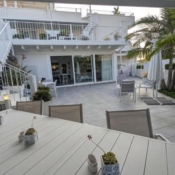 Arneo Terra del Sole B&B, hotel in Torre Lapillo