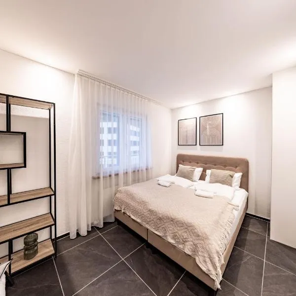 The R Apartment Mittelfelsen - Quiet, Free Parking, hotel em Neuhausen am Rheinfall