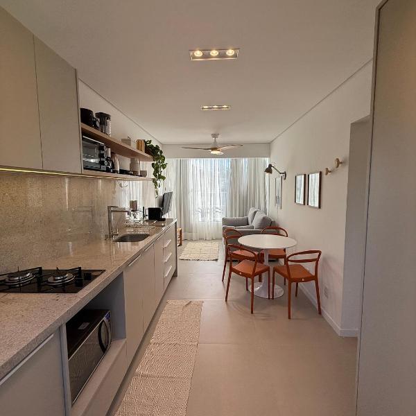 Lindo apartamento em Jurerê a 200 metros da praia - Foto 4