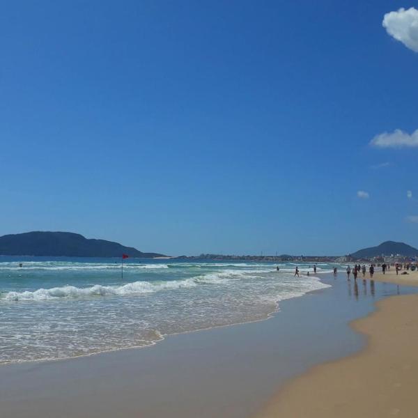 Apartamento na Praia dos Ingleses 2 quartos 2 camas de casal