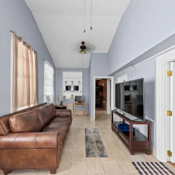 Charming Atlanta Home โรงแรมในแอตแลนตา