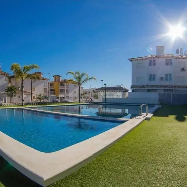 Apartamento La Marina: La Marina'da bir otel
