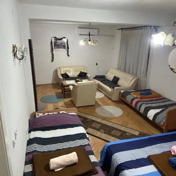 Apartman Struga in Quit place free parking, hotel Sztrugában