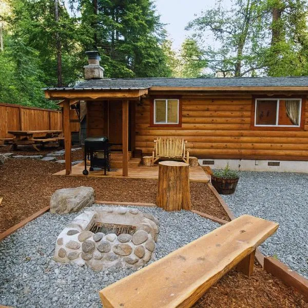 Knotty Shack- Unique Tiny Log Cabin with Hot Tub, ξενοδοχείο σε Ashford