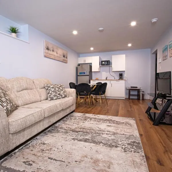 Richie's Place A Cozy 2-BR Apt in Fredericton, viešbutis mieste Frederiktonas