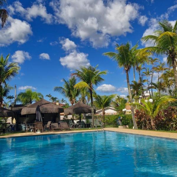 Apartamento Enseada - piscina e apenas 400m da Praia