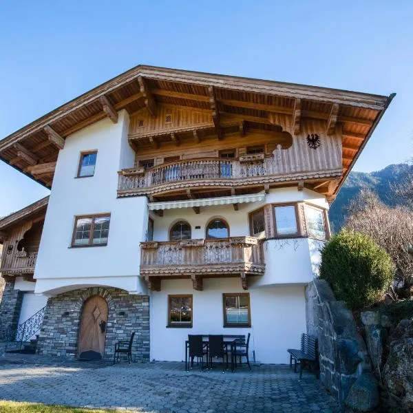 Exclusive apartment with garden and whirlpool, hotel en Ramsau