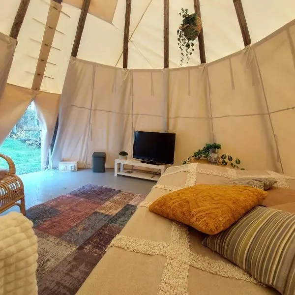 Hemma fran Hemma - Glamping, hotel in Kvillsfors