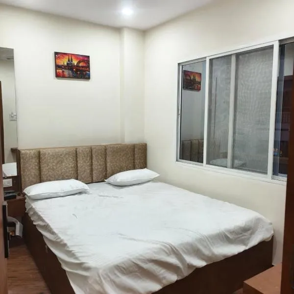 Hotel Shivaarambh Homestay, hotel Uddzsaínban