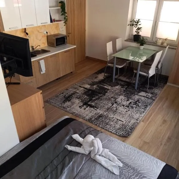 Apartmán Eliška v Karolince, hotel a Karolinka