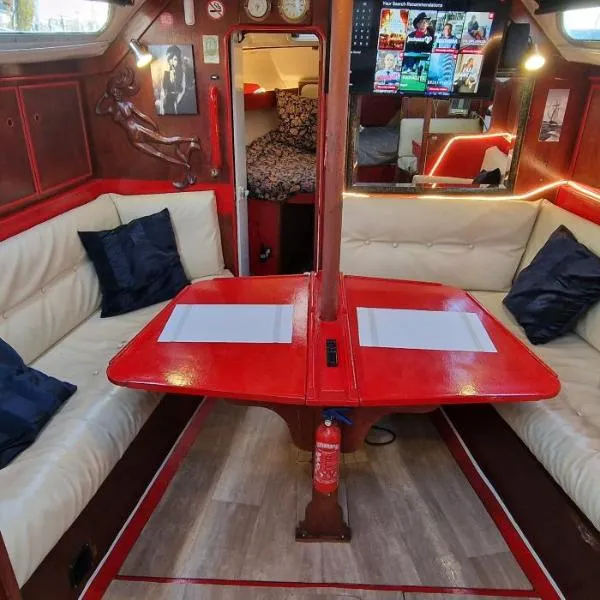 Voilier de tout confort, hotel in Cherbourg en Cotentin