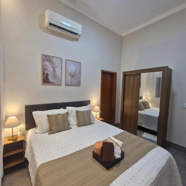 Casa Alves Aluguel de Temporada Próx Hospital do Amor em Barretos SP Com Suíte e Ar condicionado, hotel en Barretos