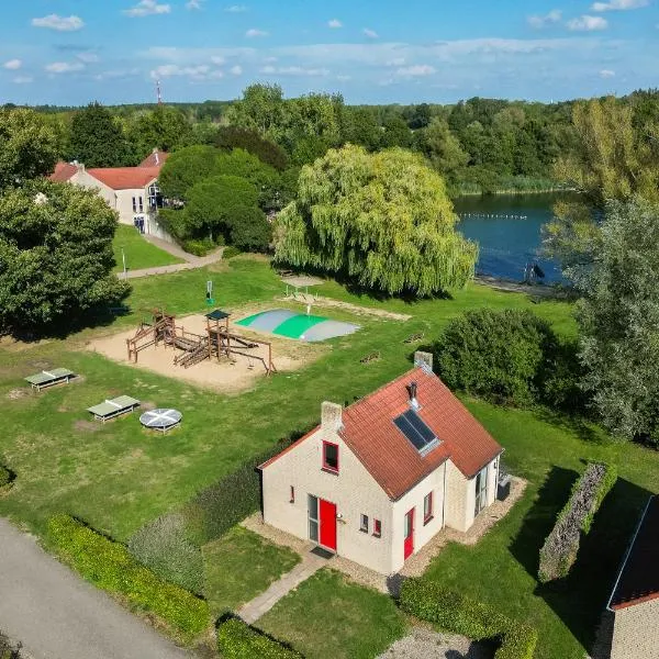 6 - Persons Lakeside 7 Bungalow, hotel in Ewijk