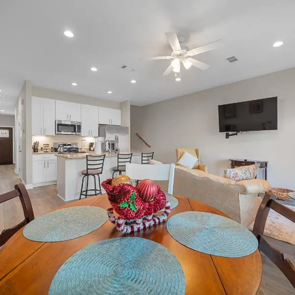 Pebble Beach Condos at Diamondhead Lake -- Near Lake Catherine State Park, hotel a Diamondhead