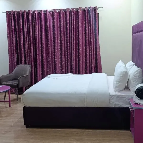 Emporia Hotel & Suites, hotel in Lahore