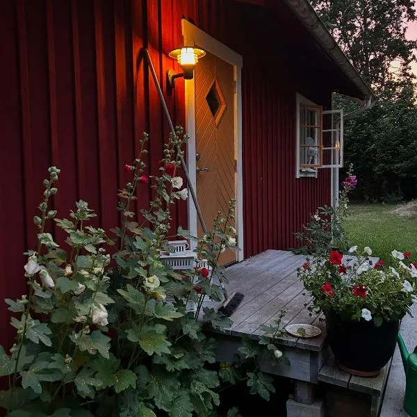 Lantligt sommarställe med närhet till Byrum & Böda, hotel v destinaci Löttorp