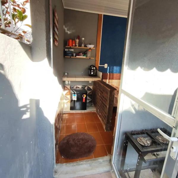 Charmosa e Aconchegante Edícula com Ar Condicionado - Foto 4