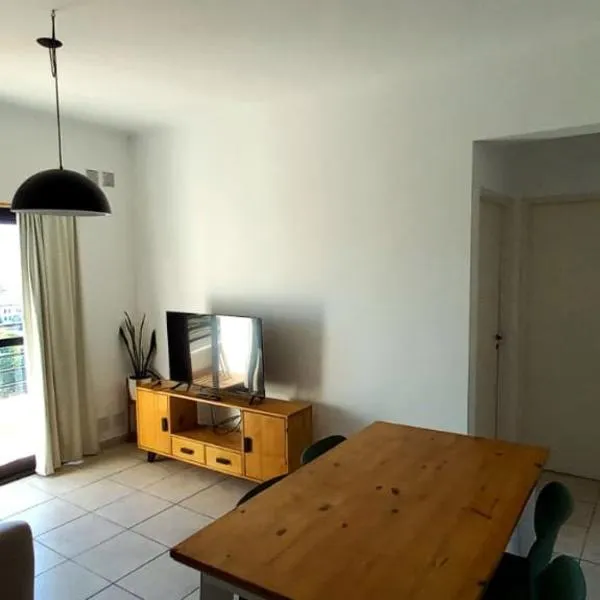 Edificio Aura con cochera, A mts del shopping, casino y el puerto!!: Santa Fe'de bir otel