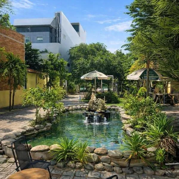 Long Homestay Mỹ Hạnh - Hotels、Ðức Hòaのホテル