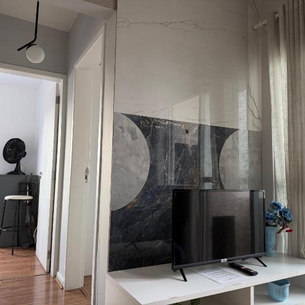 Lindo apartamento completo e com garagem coberta - Foto 3