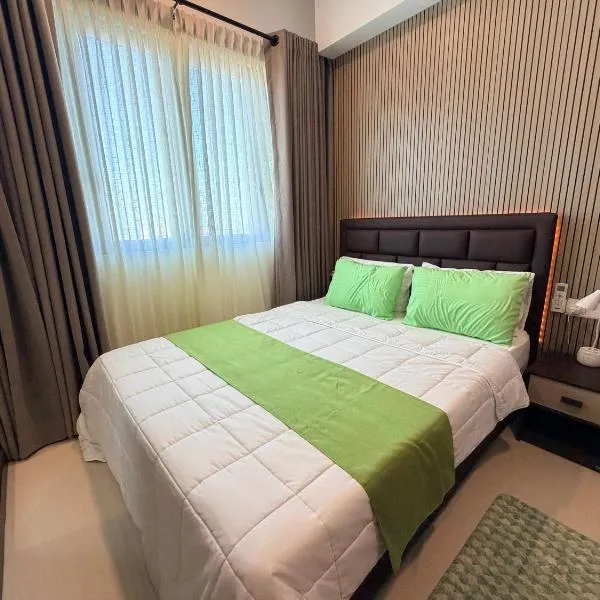 Tri-Zen Colombo 2 - 38th Floor Luxury Apartment with City Skyline Views & Rooftop Pool, hotel u gradu Kolombo