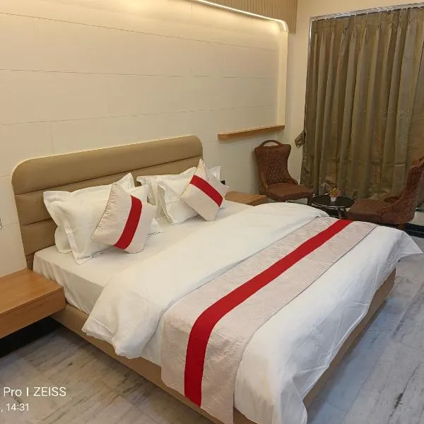KDM Hotel Indore Palace- Newly Renovated 4 Star Premium Hotel – hotel w mieście Shirdi