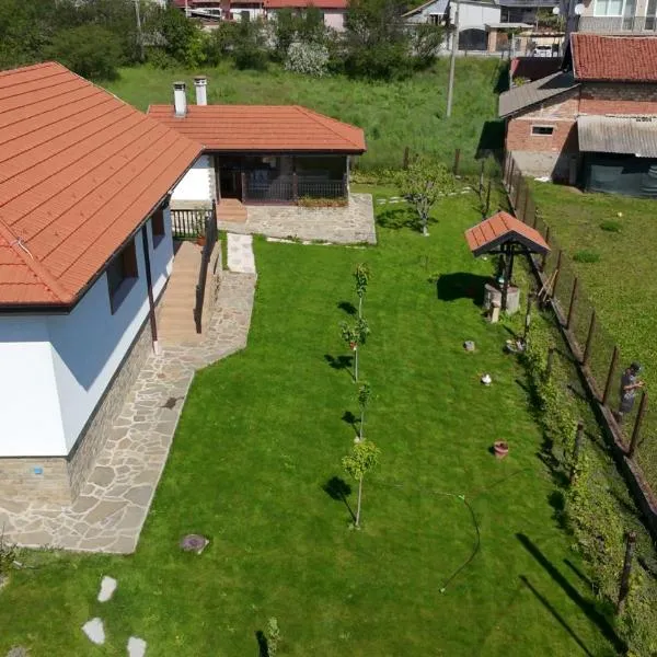 Къща за гости На Мечка, hotell i Oborishte