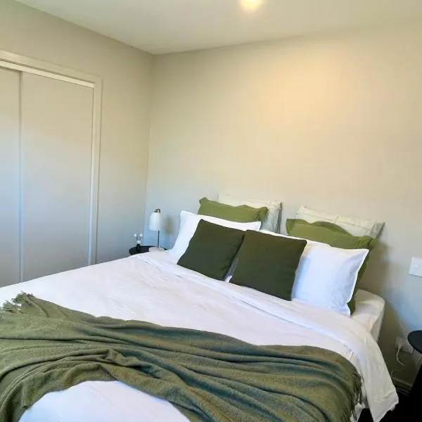 Modern Alpine Studio, hotel a Queenstown Airport