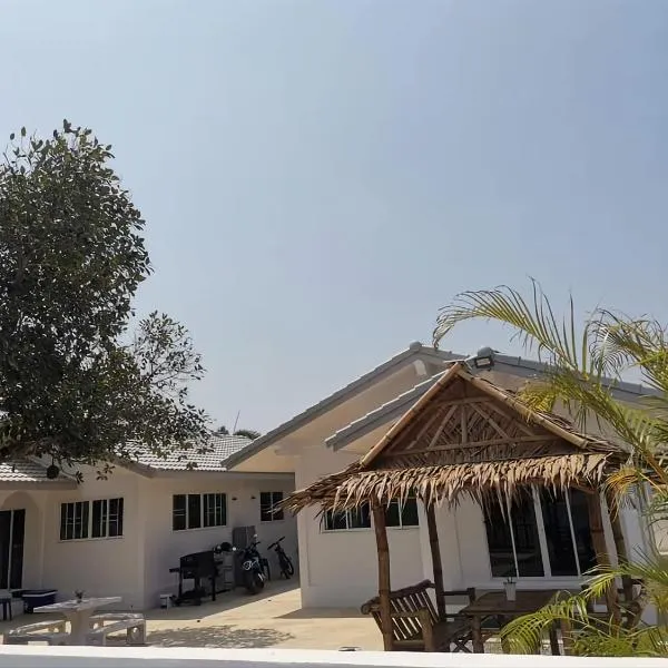 S&F villa, hotel in Sam Roi Yot