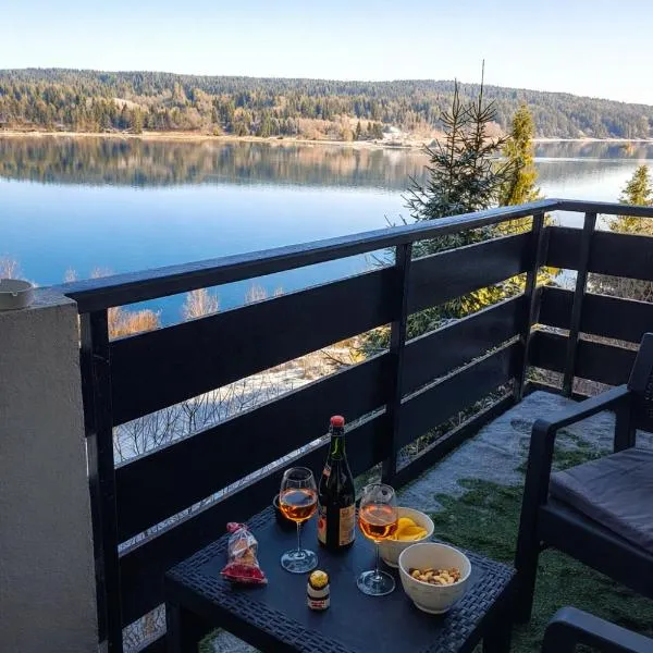 Viesnīca Refuge du Renard au Bord du Lac pilsētā Malbusona