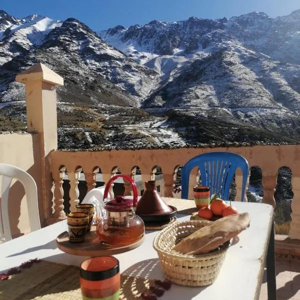 Dar Angour Tacheddirt, hotel in Tacheddirt