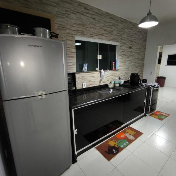Casa inteira 3 quartos Vila Capri bairro nobre 14 pessoas e 6 carros - Foto 4