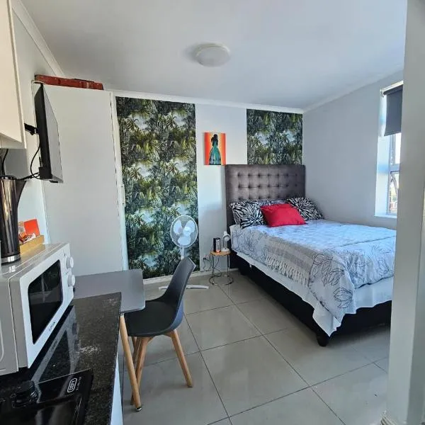 CZ Kubs 14, hotel v destinaci East London
