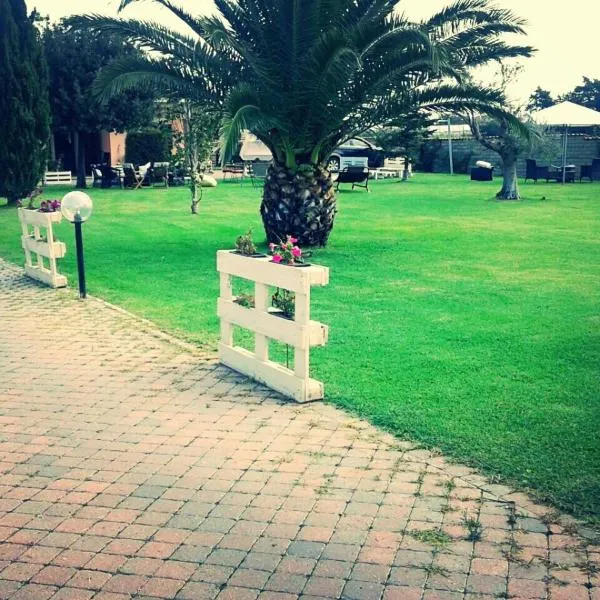 Villa Elegance, hotel v Ladispoli