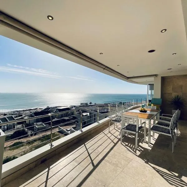 Luxurious beach penthouse in the heart of Humewood, hotel di Gqeberha
