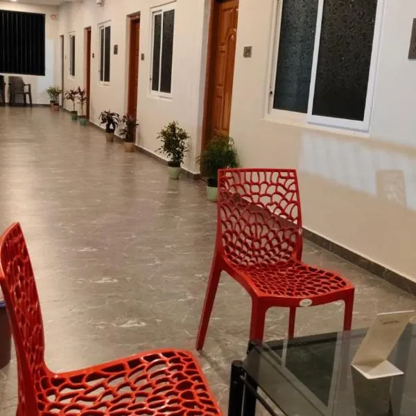 Mani Homestay Hampi، فندق في هامبي