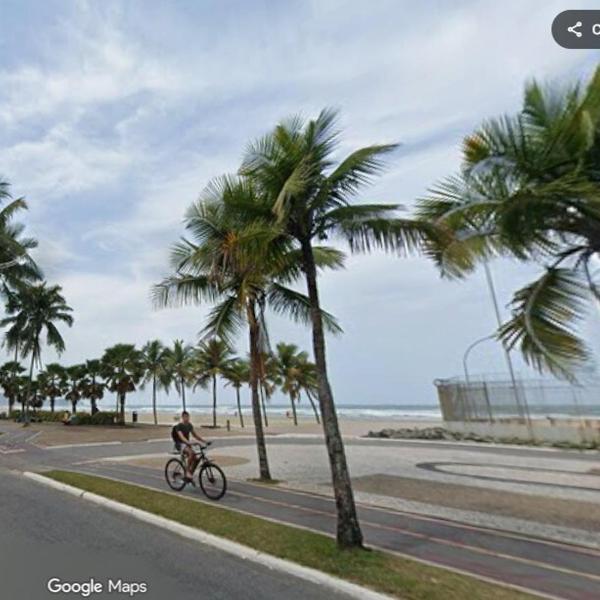 Apto mobiliado a 100 metros da praia