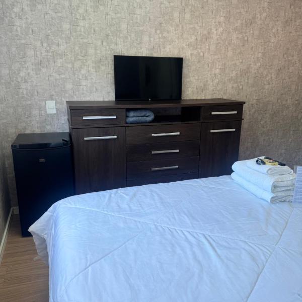 Suítes De Pádua - Quartos com banheiro privativo em casa ampla e completa em Santo Antônio de Lisboa - Florianópolis - SC - BR - Foto 5