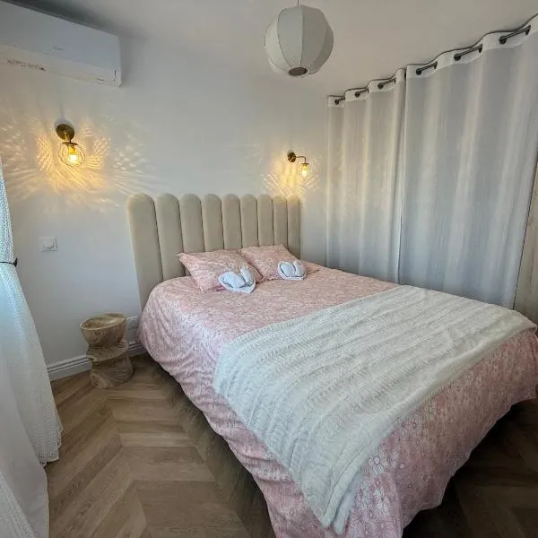 Cocon Idéal familles & couples à 10 min Disneyland avec lit Queen size & parking privé, hotel in Coupvray